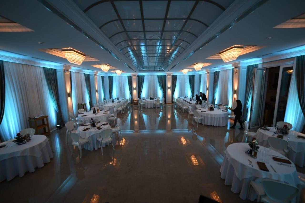 Hotel Villa Pascucci Durres Exterior photo The ballroom