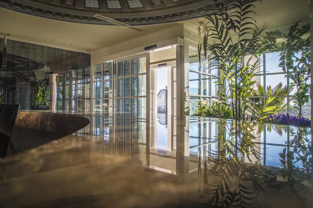 Hotel Villa Pascucci Durres Exterior photo Entrance to the hotel