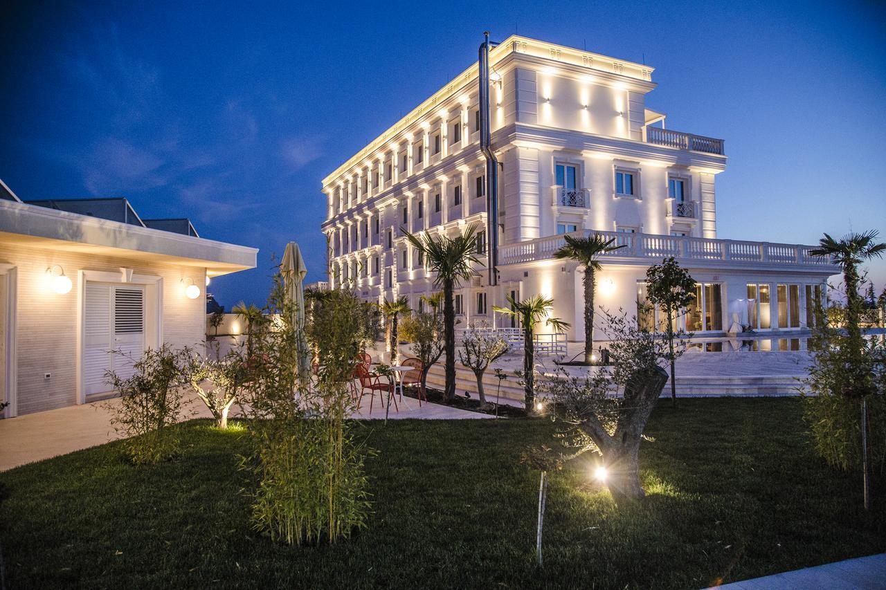 Hotel Villa Pascucci Durres Exterior photo