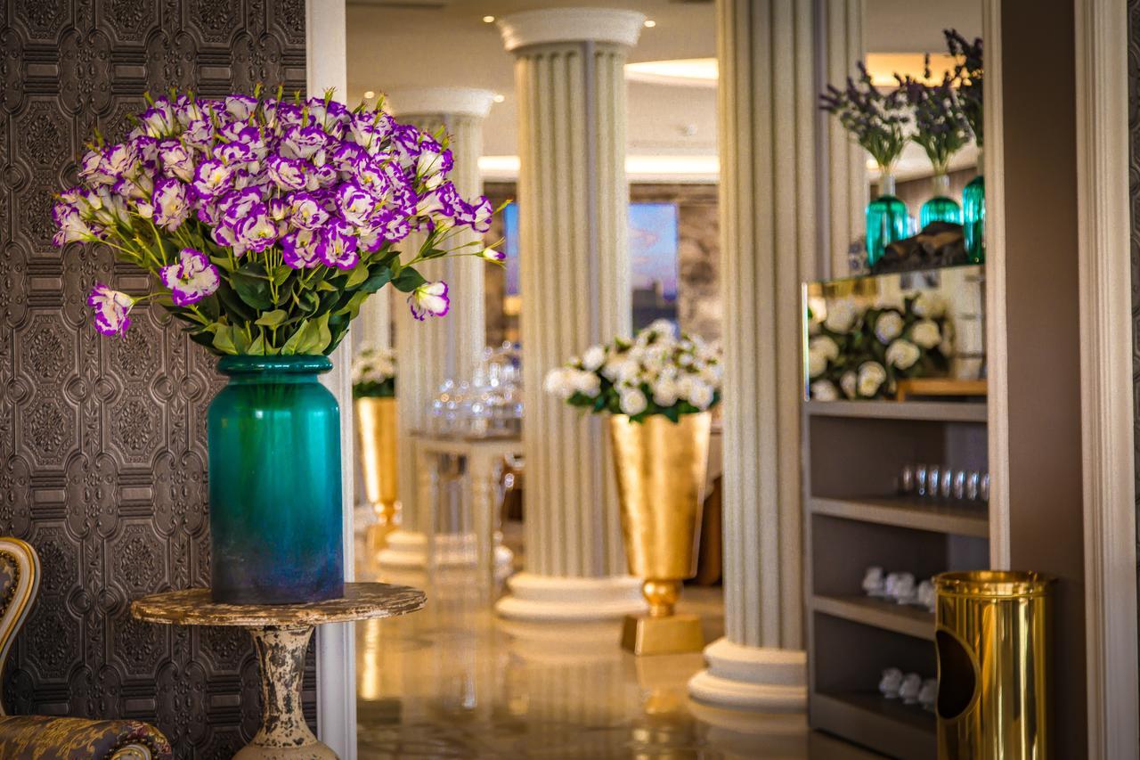 Hotel Villa Pascucci Durres Exterior photo The lobby of the hotel