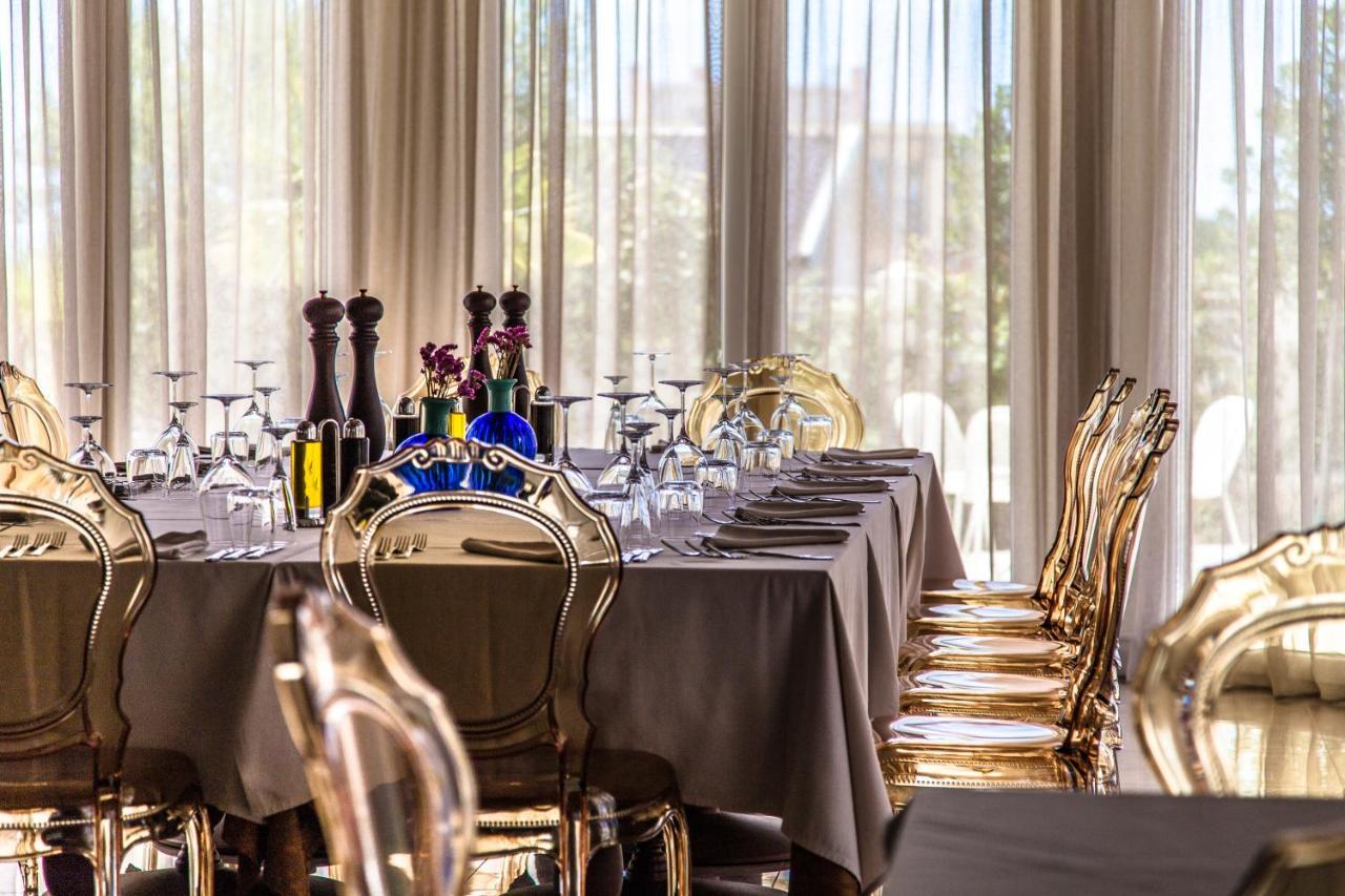 Hotel Villa Pascucci Durres Exterior photo The restaurant